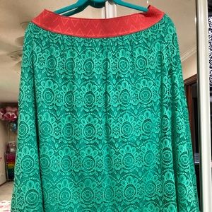 Lularoe, Lola size large